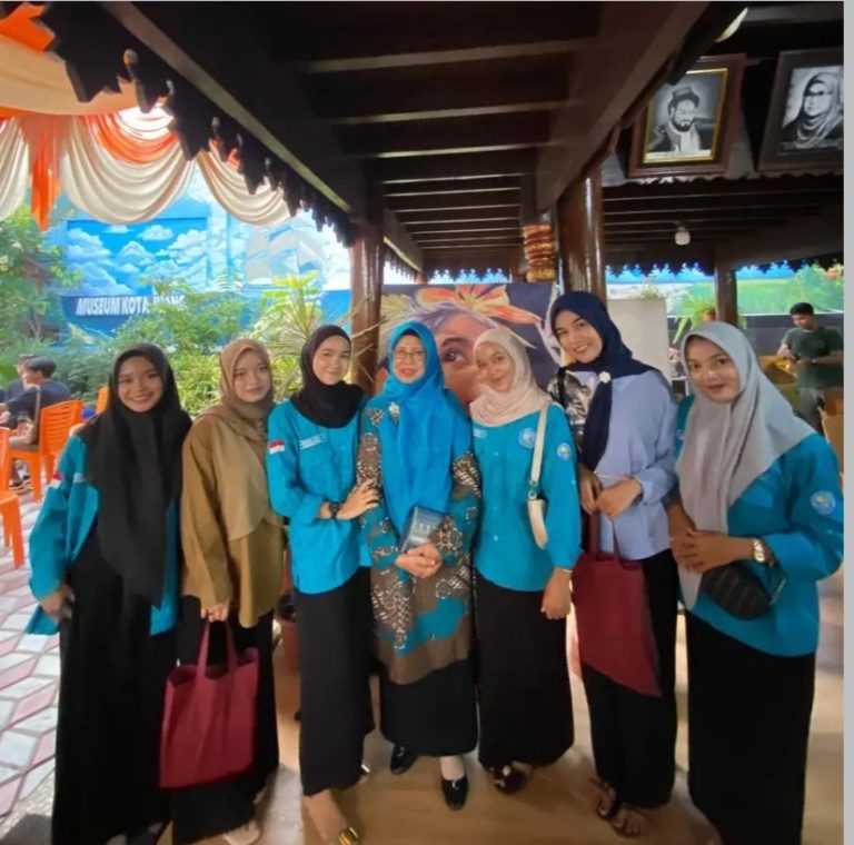 Mahasiswa Seni Pertunjukan UNIKI Hadiri Pameran dan Pagelaran Seni ISBI Aceh di Museum Kota Juang