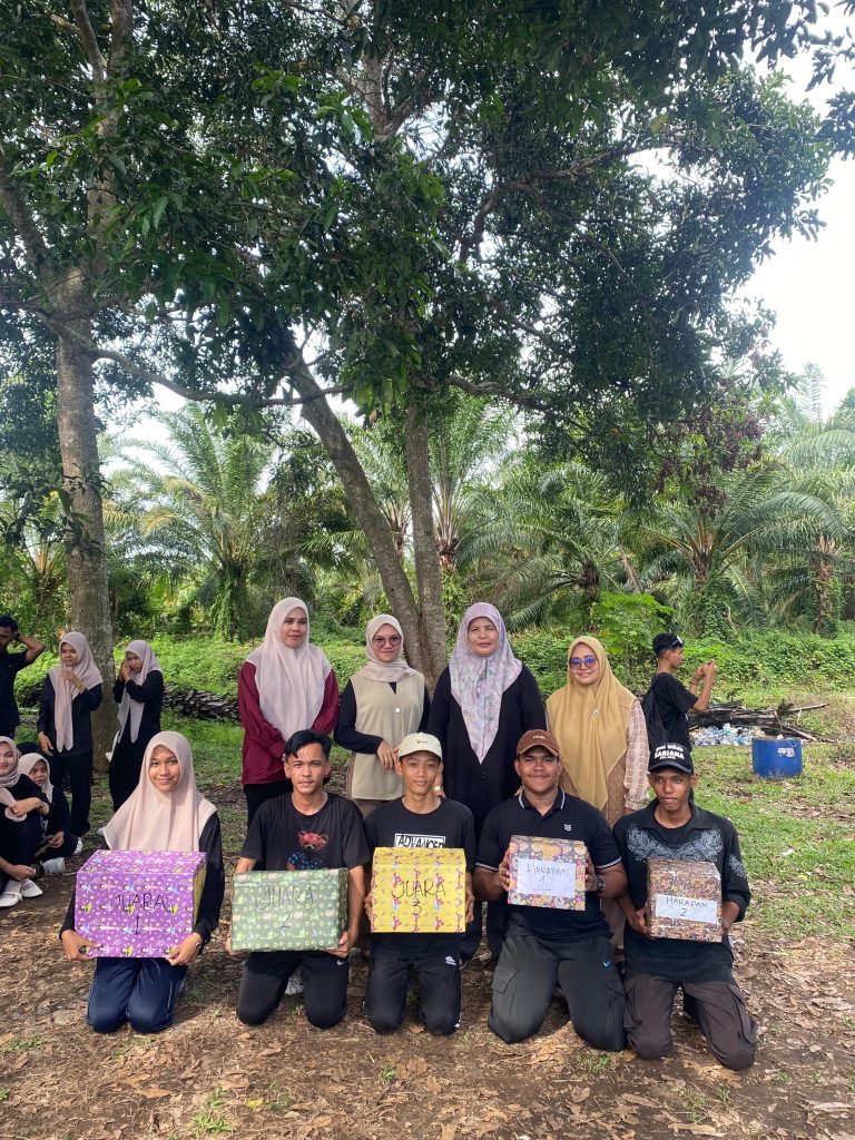 Mahasiswa Pendidikan Seni Pertunjukan FKIP UNIKI Gelar Aksi Peduli Lingkungan dan Lomba Seni di Krung Hagu