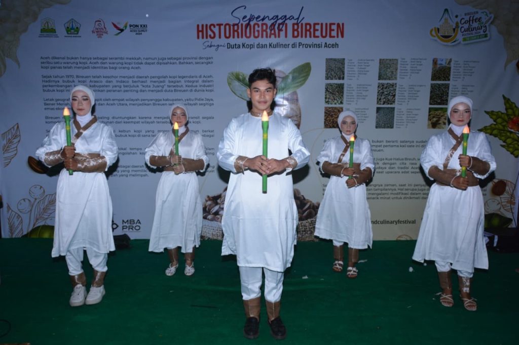 Mahasiswa Pendidikan Seni Pertunjukan Unjuk Kreativitas Lewat Tari “Penerang” di Bireuen Coffee and Culinary Festival 2024
