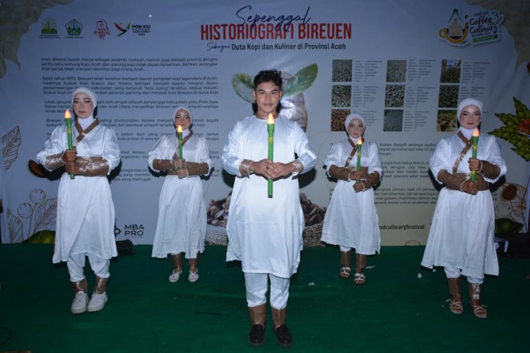 Mahasiswa Pendidikan Seni Pertunjukan Unjuk Kreativitas Lewat Tari “Penerang” di Bireuen Coffee and Culinary Festival 2024