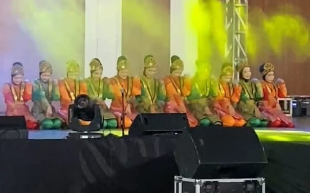 Mahasiswa Seni Pertunjukan UNIKI Sabet Juara Favorit di Ajang Management Creativity Festival USK 2023