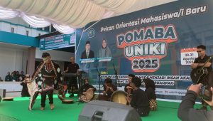 Mahasiswa Seni Pertunjukan UNIKI Tampilkan Musik Etnik dan Tari Piring di POMABA 2025