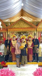 Mahasiswa Seni UNIKI Tampilkan Tari Galombang Minang di Acara Pernikahan